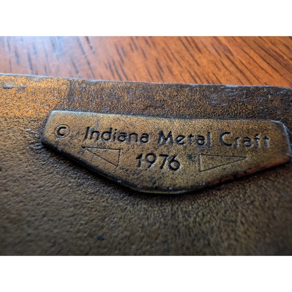 Indiana Metal Western Coyote Wolf Howl Moon Mountain Belt Buckle Vintage 1976 - Picture 5 of 6